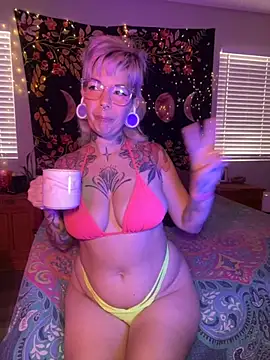 GoldieBakeman online show from 10/08/25, 08:17