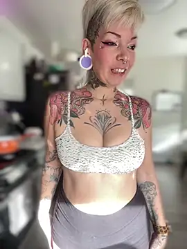 GoldieBakeman online show from 12/18/25, 05:19