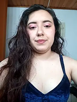 Emi chik online show from 10/29/25, 11:34