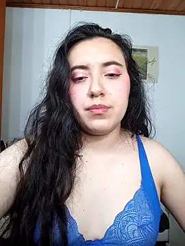 Emi chik online show from 11/22/25, 10:47