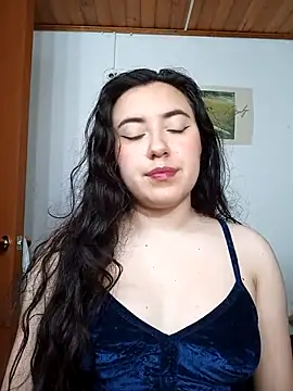 Emi chik online show from 02/04/26, 10:43