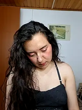 Emi chik online show from 04/02/26, 11:41