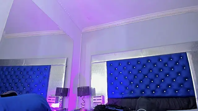 Eyleen Santos online show from 12/15/25, 07:40