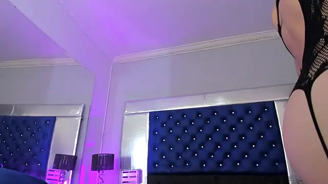 Eyleen Santos online show from 12/17/25, 07:53