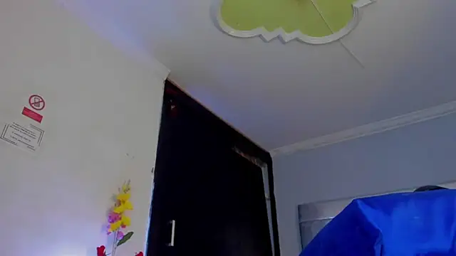 Eyleen Santos online show from 03/31/26, 07:36