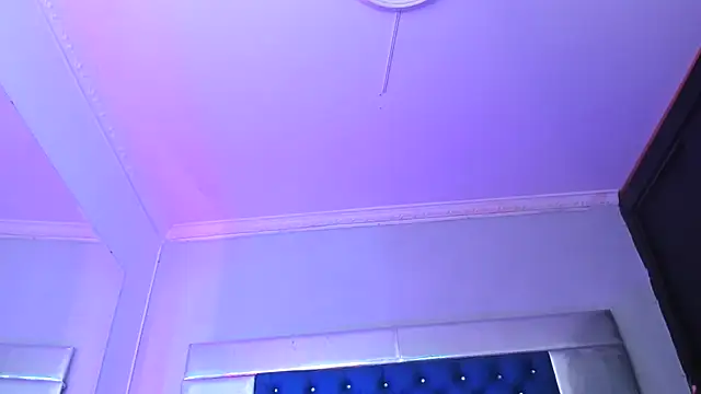 Eyleen Santos online show from 07/21/26, 11:45