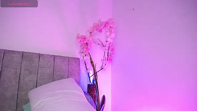 Sweet hot mia online show from 07/20/26, 02:19