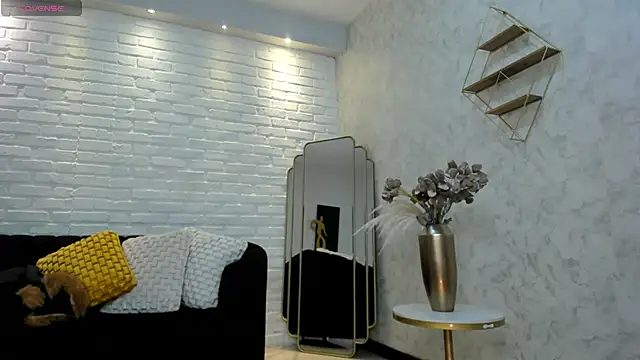 KatieNolan 1 online show from 02/04/25, 06:38