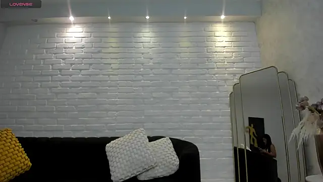 KatieNolan 1 online show from 02/07/25, 07:38