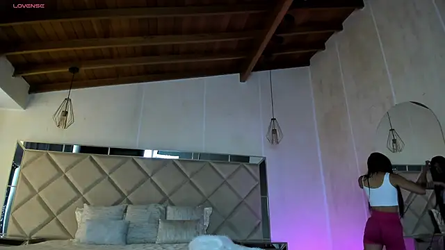 KatieNolan 1 online show from 02/10/25, 03:21