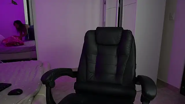 tammylee  online show from 10/15/25, 08:47