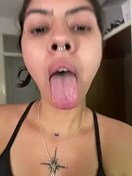 Snapshot of Argentiiniita chatting on 12/20/24, 08:34 Argentiiniita online show from 12/20/24, 08:34