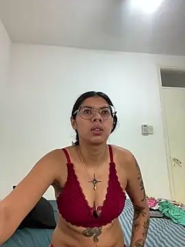 Snapshot of Argentiiniita chatting on 02/02/25, 01:41 Argentiiniita online show from 02/02/25, 01:41