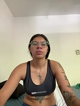 Snapshot of Argentiiniita chatting on 02/03/25, 02:24 Argentiiniita online show from 02/03/25, 02:24