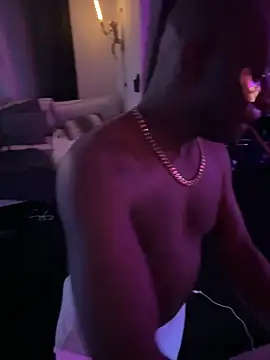 Snapshot of Pressure69mee chatting on 01/19/25, 01:21 Pressure69mee online show from 01/19/25, 01:21