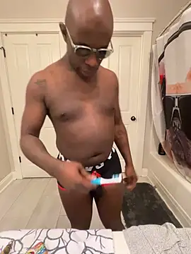 Snapshot of Pressure69mee chatting on 01/28/25, 11:17 Pressure69mee online show from 01/28/25, 11:17