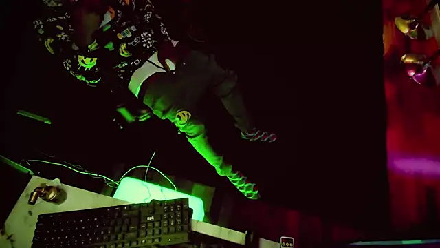 Snapshot of Pressure69mee chatting on 02/02/25, 04:37 Pressure69mee online show from 02/02/25, 04:37