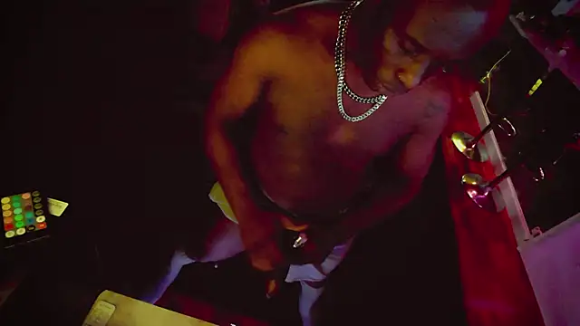 Snapshot of Pressure69mee chatting on 02/02/25, 12:13 Pressure69mee online show from 02/02/25, 12:13