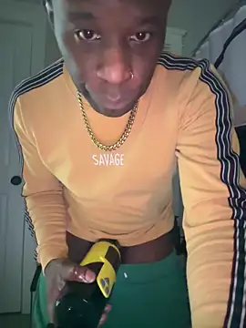 Snapshot of Pressure69mee chatting on 02/16/25, 06:21 Pressure69mee online show from 02/16/25, 06:21