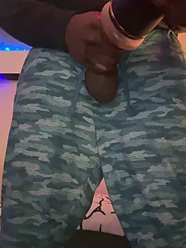 Snapshot of Pressure69mee chatting on 02/17/25, 03:15 Pressure69mee online show from 02/17/25, 03:15