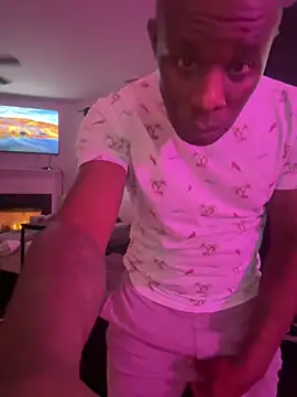 Snapshot of Pressure69mee chatting on 02/21/25, 01:11 Pressure69mee online show from 02/21/25, 01:11