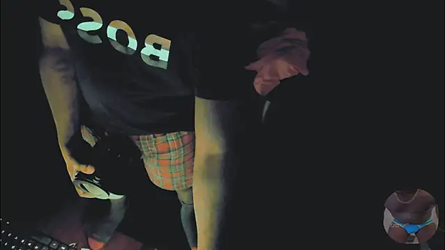 Snapshot of Pressure69mee chatting on 03/04/25, 11:43 Pressure69mee online show from 03/04/25, 11:43