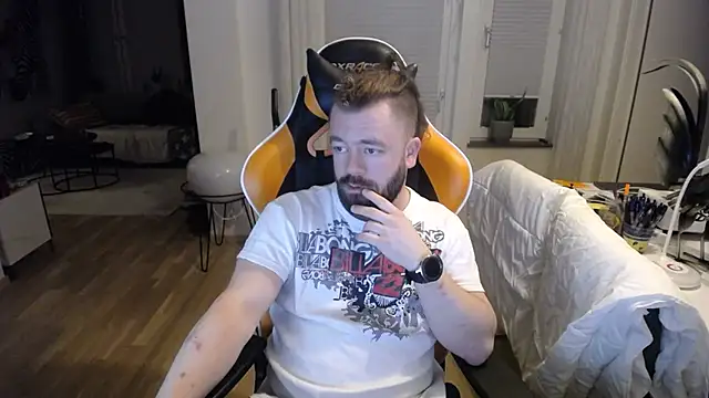 Sebuleczek online show from 02/26/25, 02:04