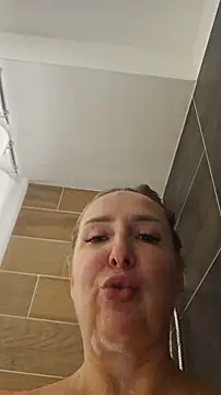 Snapshot of MariaRichi_ chatting on 03/04/26, 08:37 MariaRichi online show from 03/04/26, 08:37