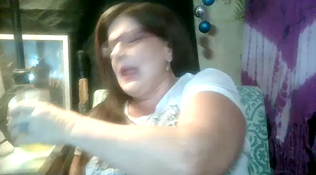 Snapshot of Fantasymaid80 chatting on 01/06/25, 05:41 Fantasymaid80 online show from 01/06/25, 05:41