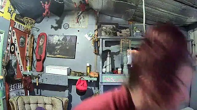 Snapshot of Fantasymaid80 chatting on 10/28/25, 09:06 Fantasymaid80 online show from 10/28/25, 09:06