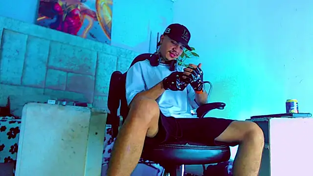 HannibalLester online show from 10/22/25, 04:24