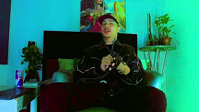 HannibalLester online show from 12/17/25, 03:45