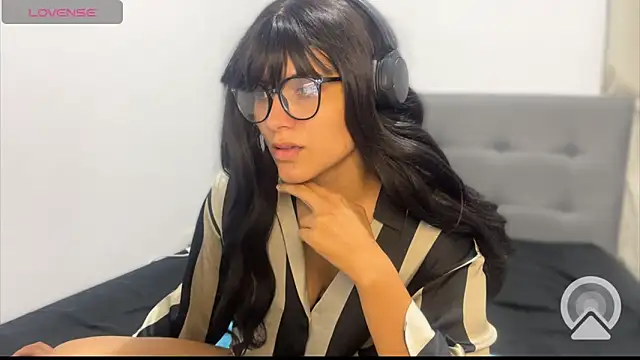 LanaQuen online show from 12/16/24, 11:39