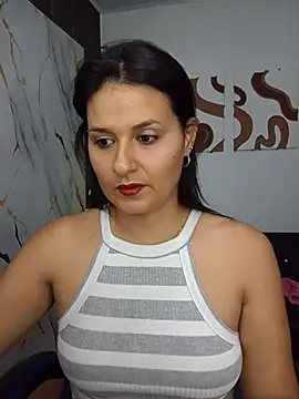 Snapshot of elena_jonees chatting on 05/15/26, 08:38 elena jonees online show from 05/15/26, 08:38