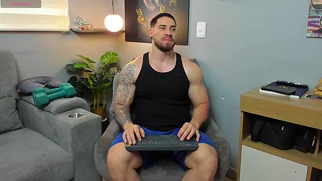 Giorgio-Leone online show from 04/12/26, 08:36