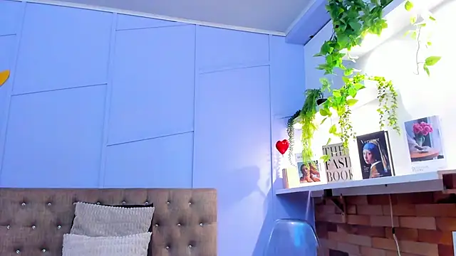 nathalie rossel online show from 10/15/25, 07:58