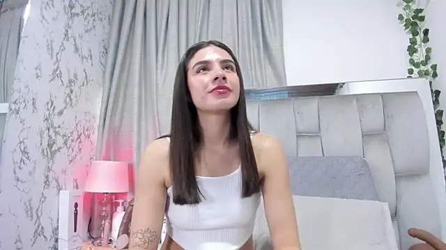 dafne queenn online show from 09/18/25, 01:02