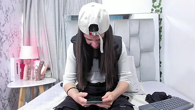 dafne queenn online show from 09/22/25, 12:29