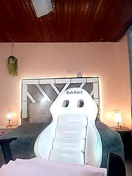 Snapshot of Naiara_Sex_ chatting on 12/03/24, 12:16 Naiara Sex online show from 12/03/24, 12:16