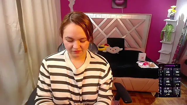 Snapshot of Naiara_Sex_ chatting on 12/28/24, 08:36 Naiara Sex online show from 12/28/24, 08:36