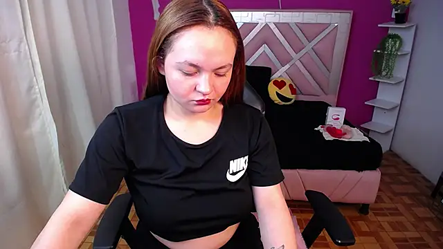 Snapshot of Naiara_Sex_ chatting on 01/02/25, 01:30 Naiara Sex online show from 01/02/25, 01:30