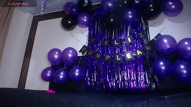 AnnieScott  online show from 11/18/25, 07:40