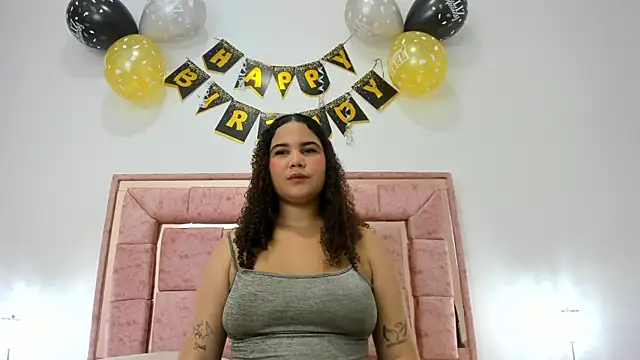 zoee lovv online show from 12/21/24, 03:25