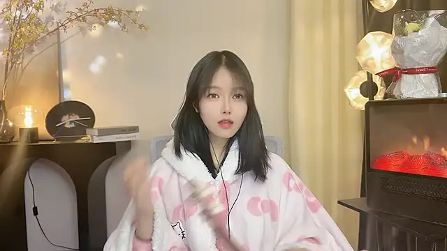 xiaodaibabyy online show from 12/24/24, 03:58