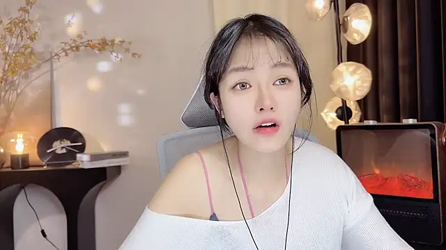 xiaodaibabyy online show from 01/09/25, 02:18