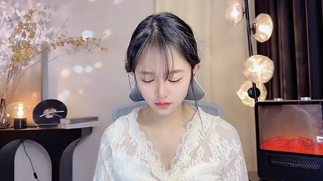 xiaodaibabyy online show from 01/11/25, 12:29