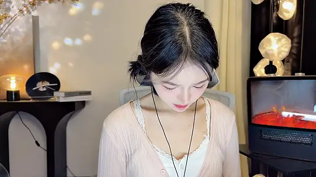 xiaodaibabyy online show from 02/10/25, 04:25