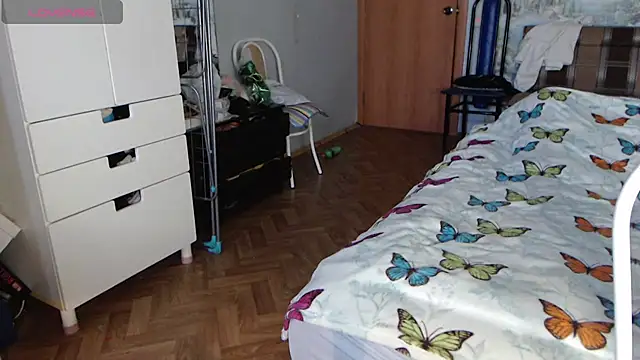 -LauraGold- online show from 12/26/24, 10:59