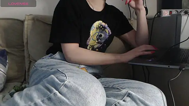 -LauraGold- online show from 03/04/25, 07:11