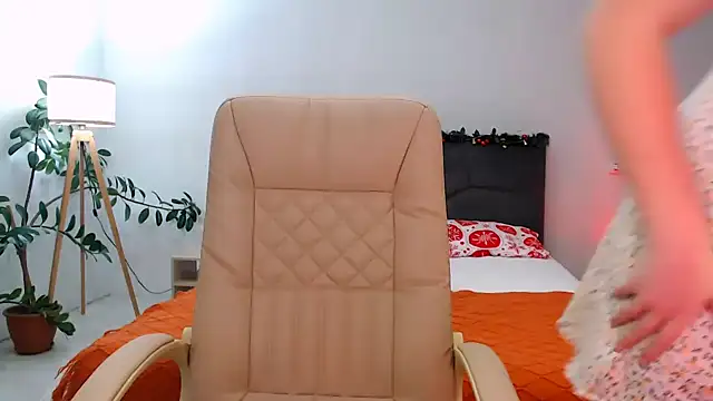 Snapshot of NaughtyNylonFeet chatting on 12/20/24, 02:19 NaughtyNylonFeet online show from 12/20/24, 02:19